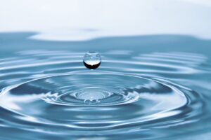 Het gebruik van natuurlijke hulpbronnen om water te verminderen over de gehele wereld